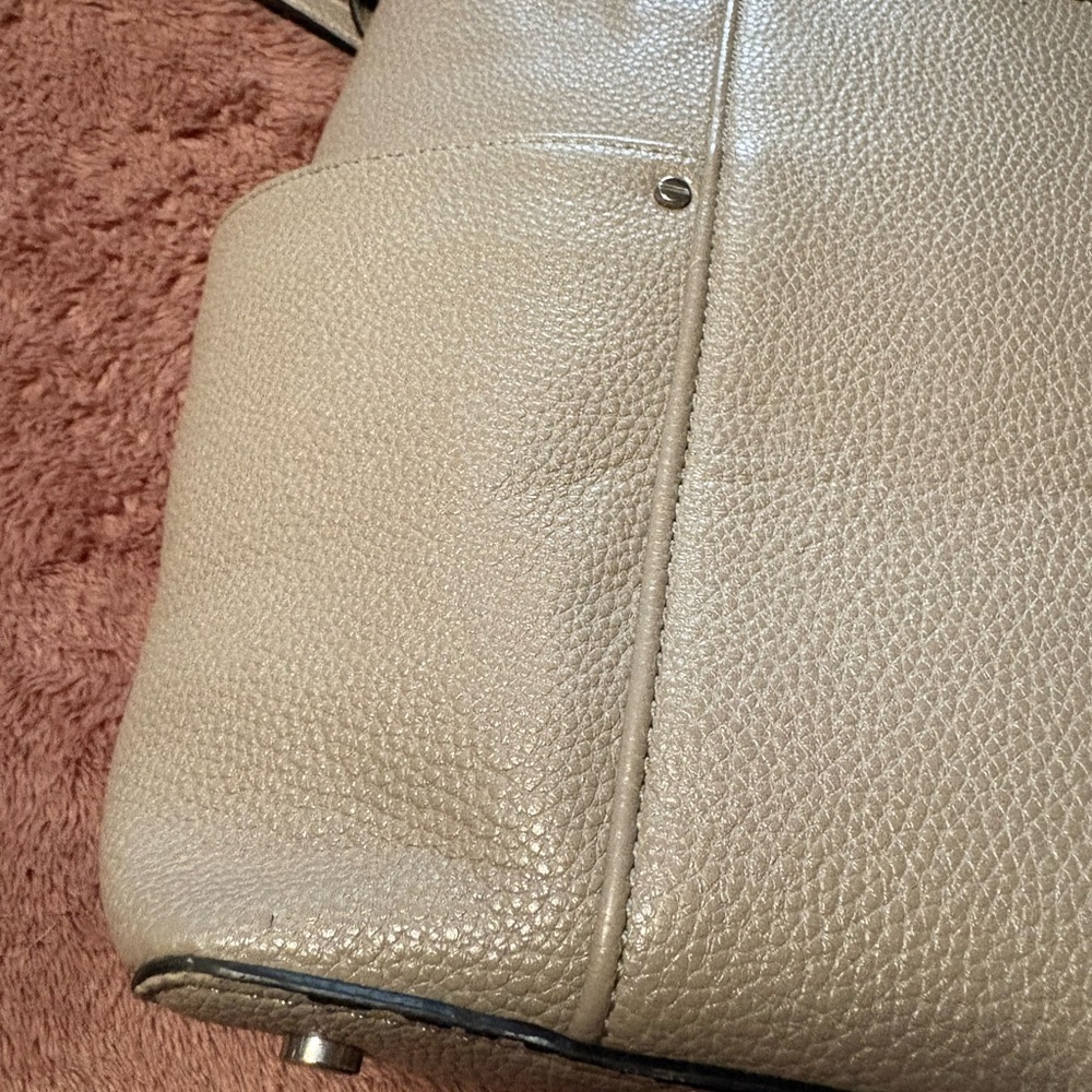 Dana Buchman Beige Leather Shoulder Bag NWOT - Picture 6 of 9
